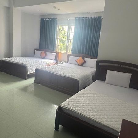 Khach San Thanh Hong Хошимин Экстерьер фото