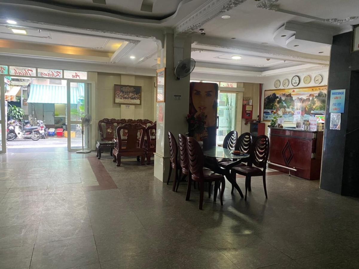 Khach San Thanh Hong Хошимин Экстерьер фото